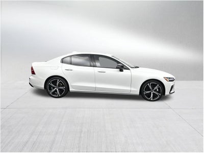 2024 Volvo S60 Plus Dark Theme