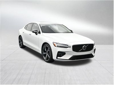 2024 Volvo S60 Plus Dark Theme