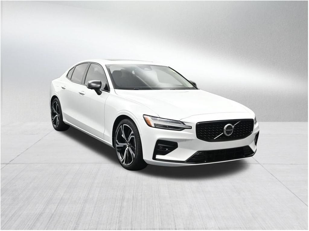 2024 Volvo S60 Plus Dark Theme