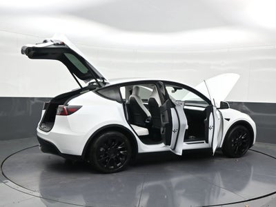 2024 Tesla Model Y LONG RANGE