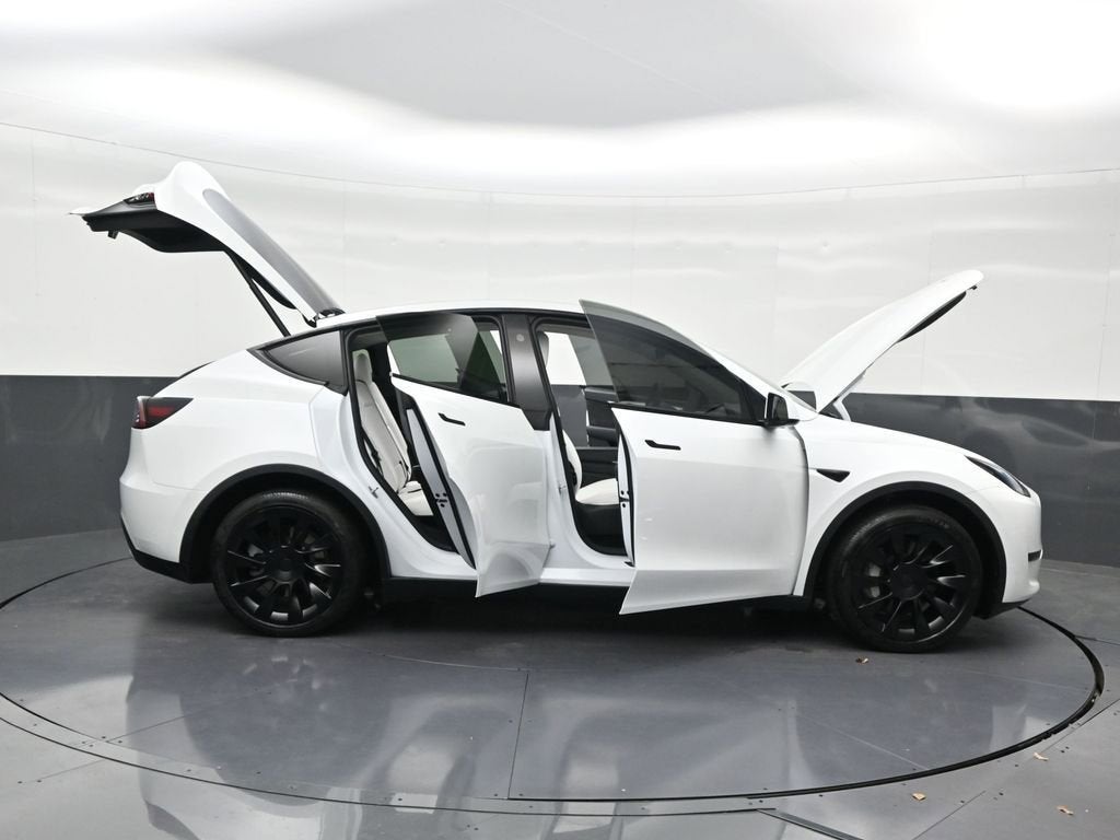 2024 Tesla Model Y LONG RANGE