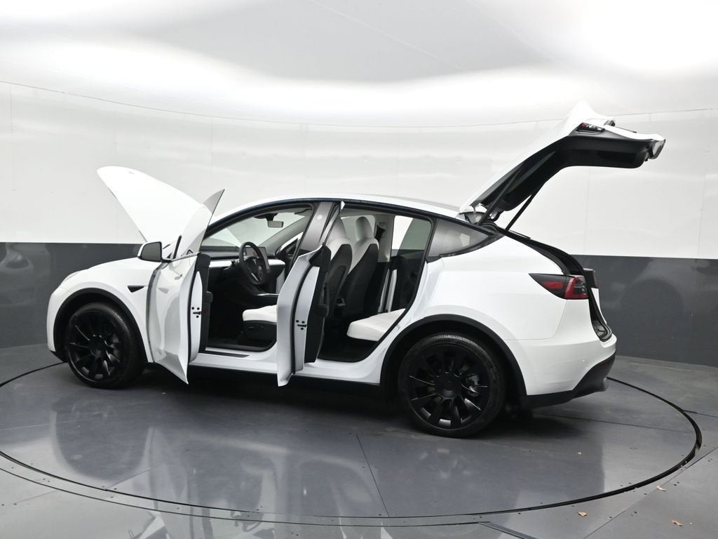 2024 Tesla Model Y LONG RANGE