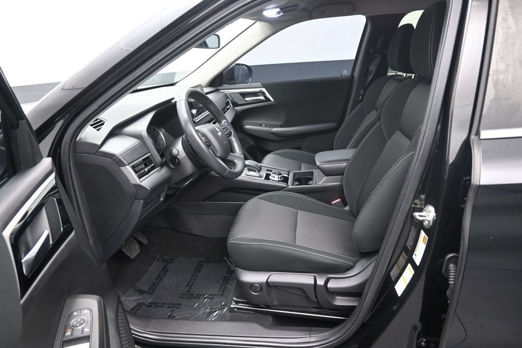 2024 Mitsubishi Outlander ES 2.5 2WD