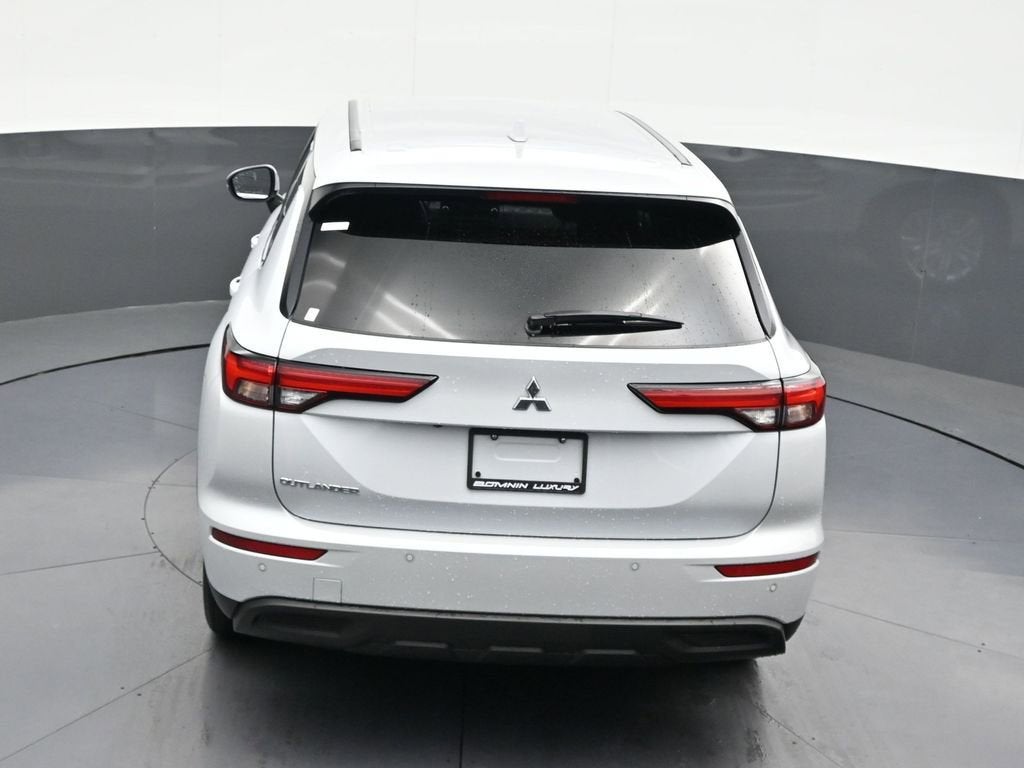 2024 Mitsubishi Outlander ES