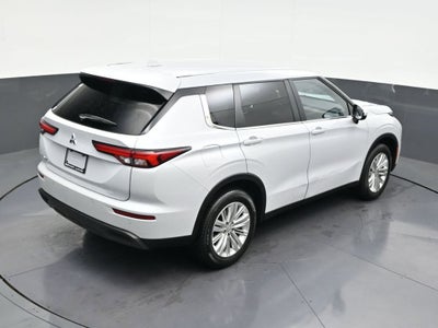 2024 Mitsubishi Outlander ES