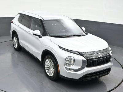 2024 Mitsubishi Outlander ES