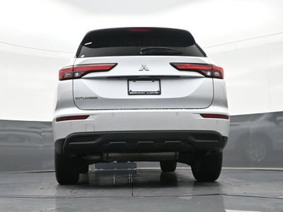 2024 Mitsubishi Outlander ES