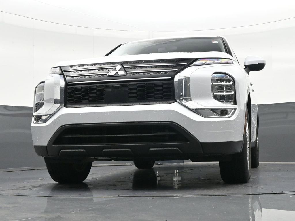 2024 Mitsubishi Outlander ES