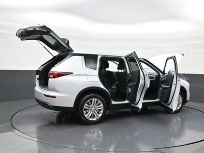2024 Mitsubishi Outlander ES
