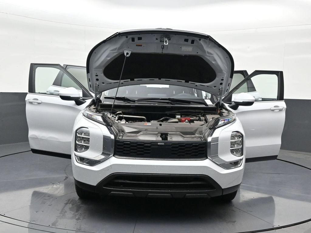 2024 Mitsubishi Outlander ES