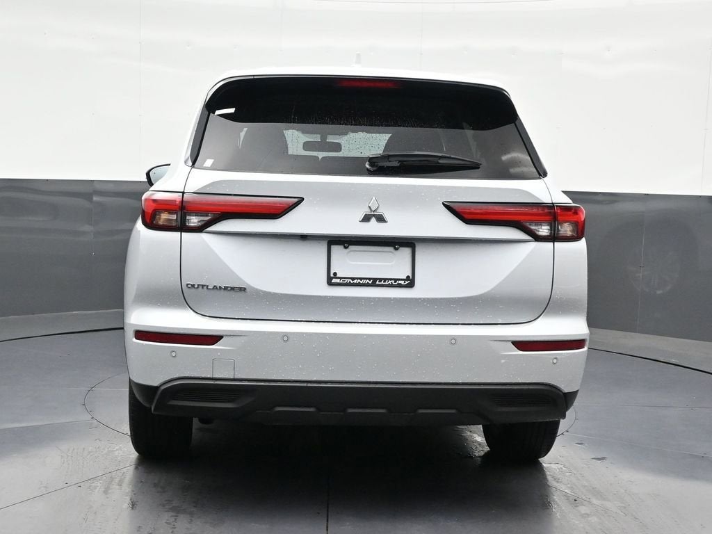 2024 Mitsubishi Outlander ES