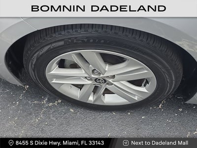 2022 Toyota Corolla Hatchback SE