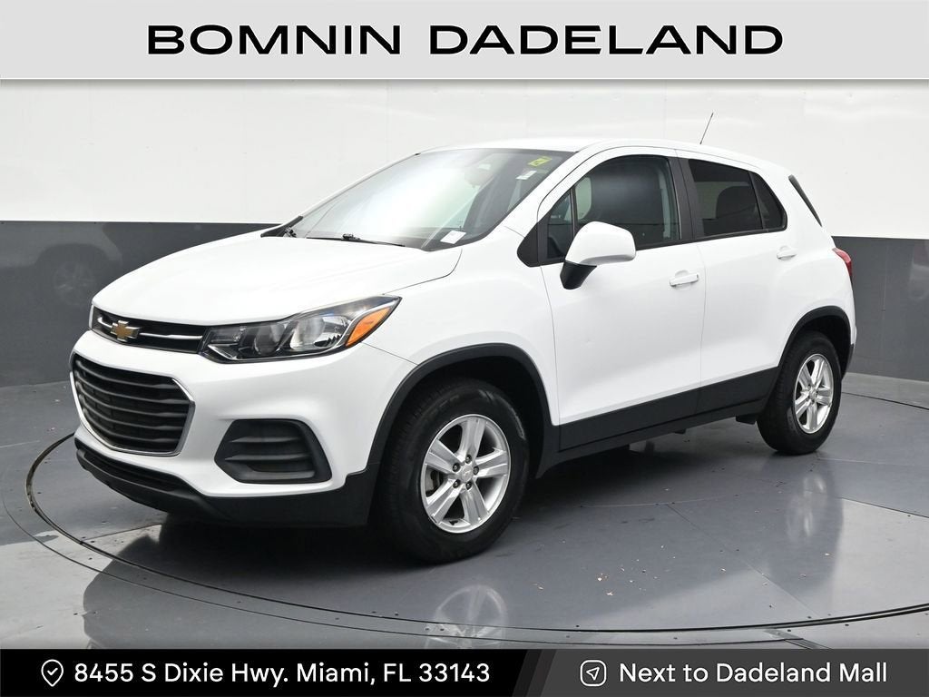 2022 Chevrolet Trax LS AWD's photo