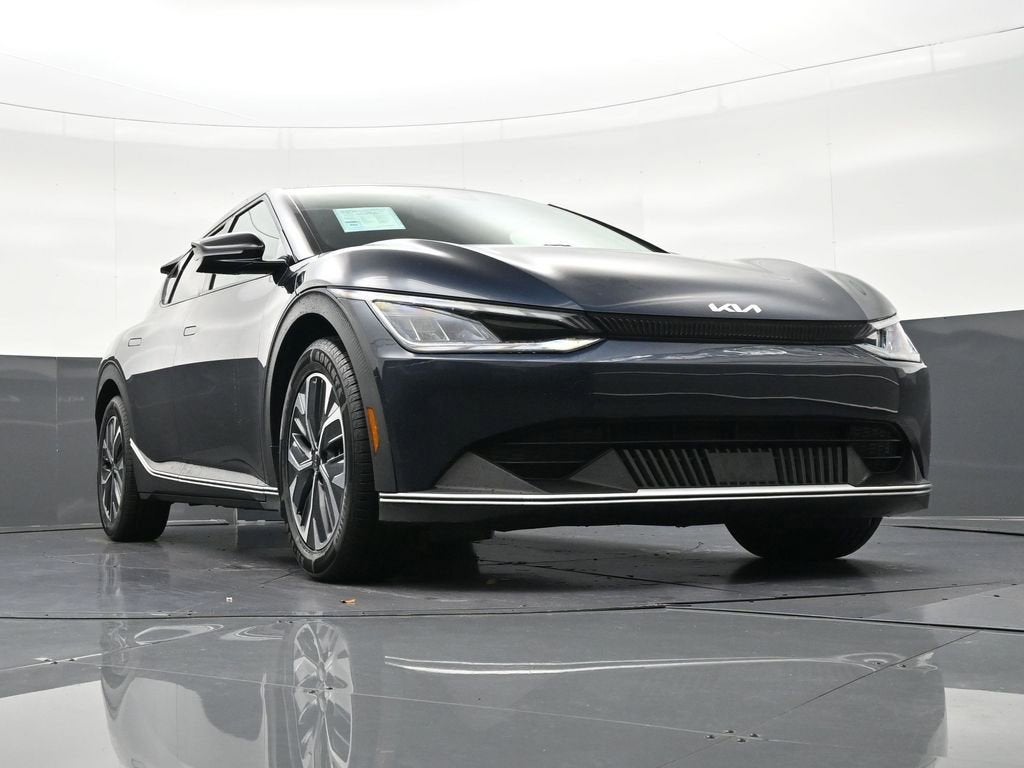 2022 Kia EV6 Light