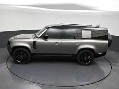 2024 Land Rover Defender 130 P400 X-Dynamic SE
