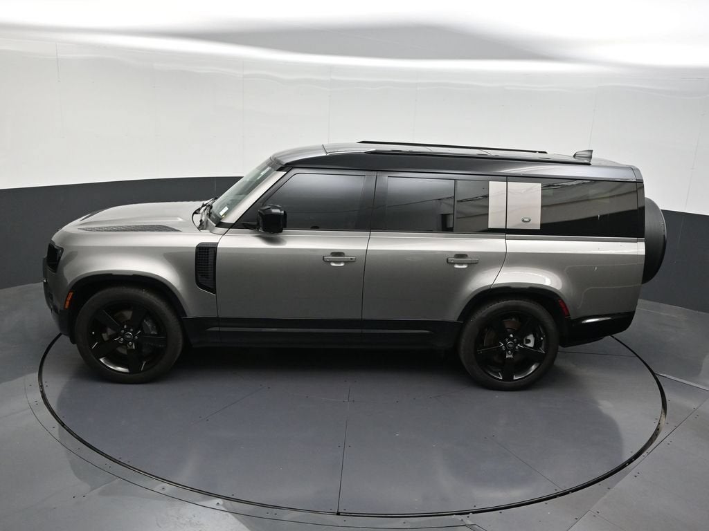 2024 Land Rover Defender 130 P400 X-Dynamic SE
