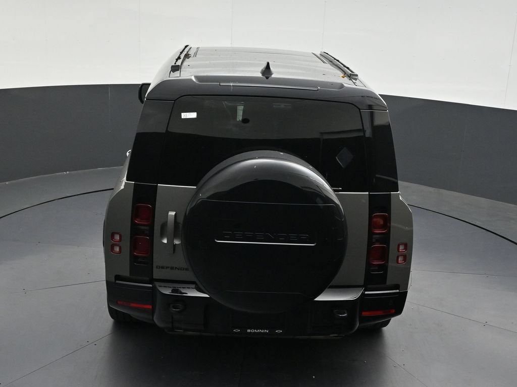 2024 Land Rover Defender 130 P400 X-Dynamic SE