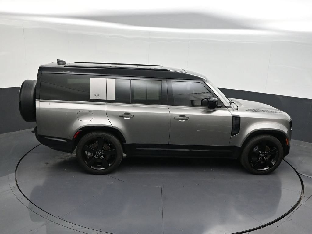 2024 Land Rover Defender 130 P400 X-Dynamic SE