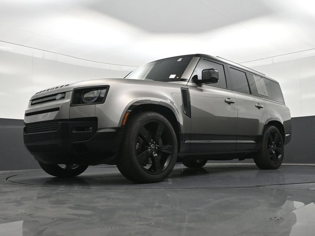 2024 Land Rover Defender 130 P400 X-Dynamic SE