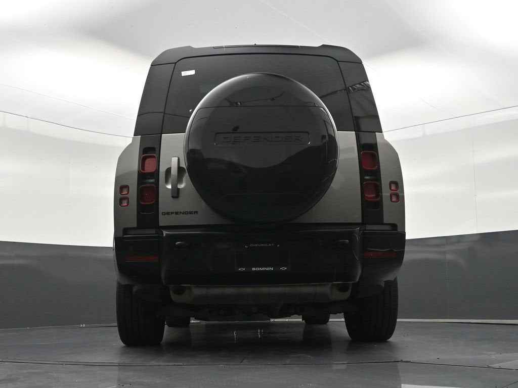 2024 Land Rover Defender 130 P400 X-Dynamic SE