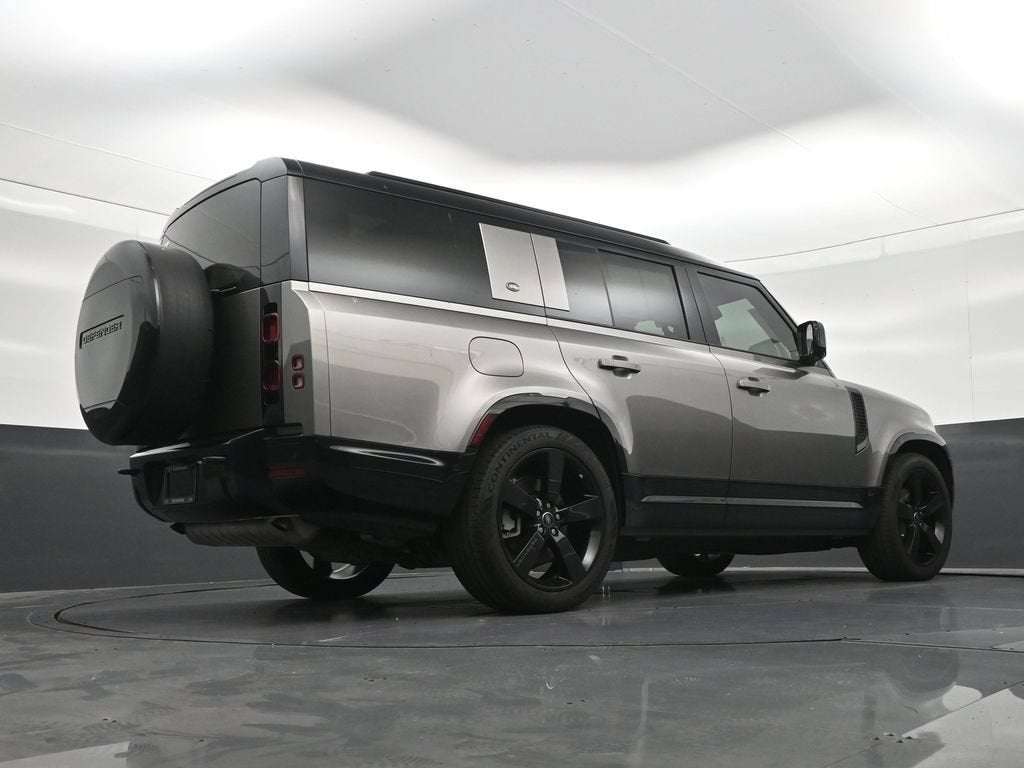 2024 Land Rover Defender 130 P400 X-Dynamic SE