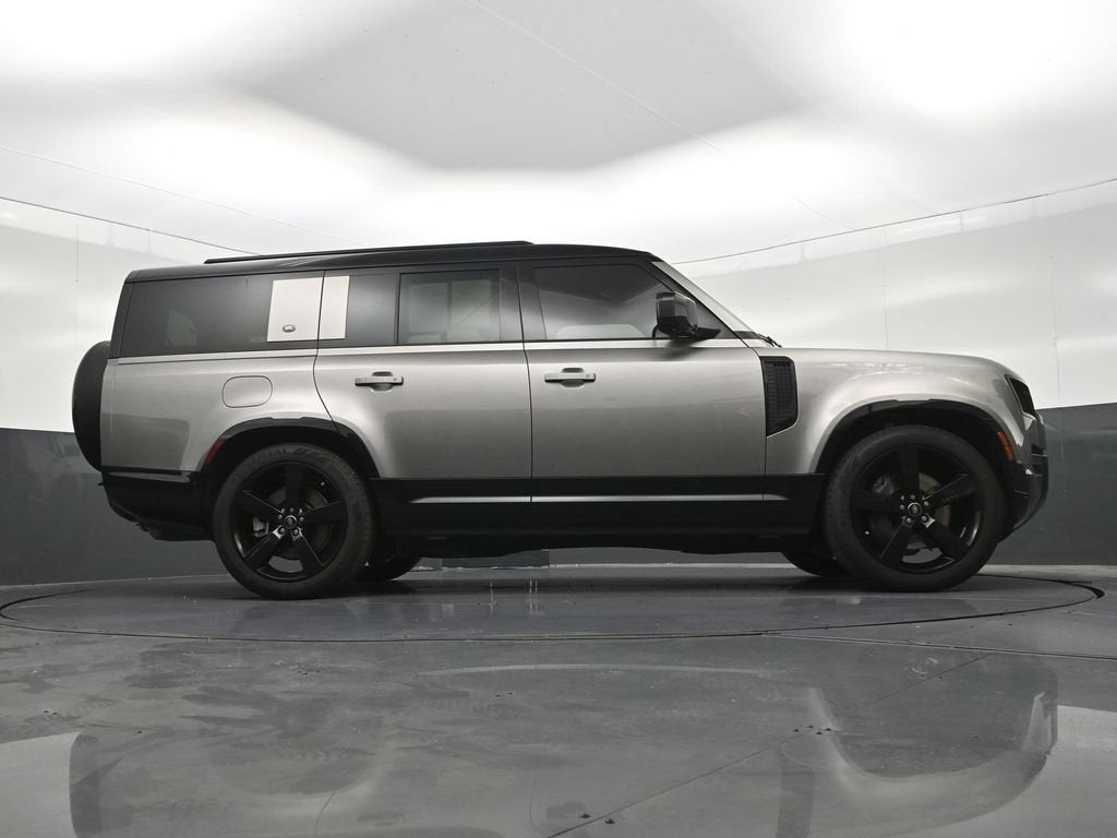 2024 Land Rover Defender 130 P400 X-Dynamic SE