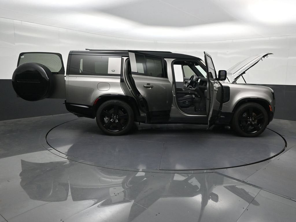 2024 Land Rover Defender 130 P400 X-Dynamic SE