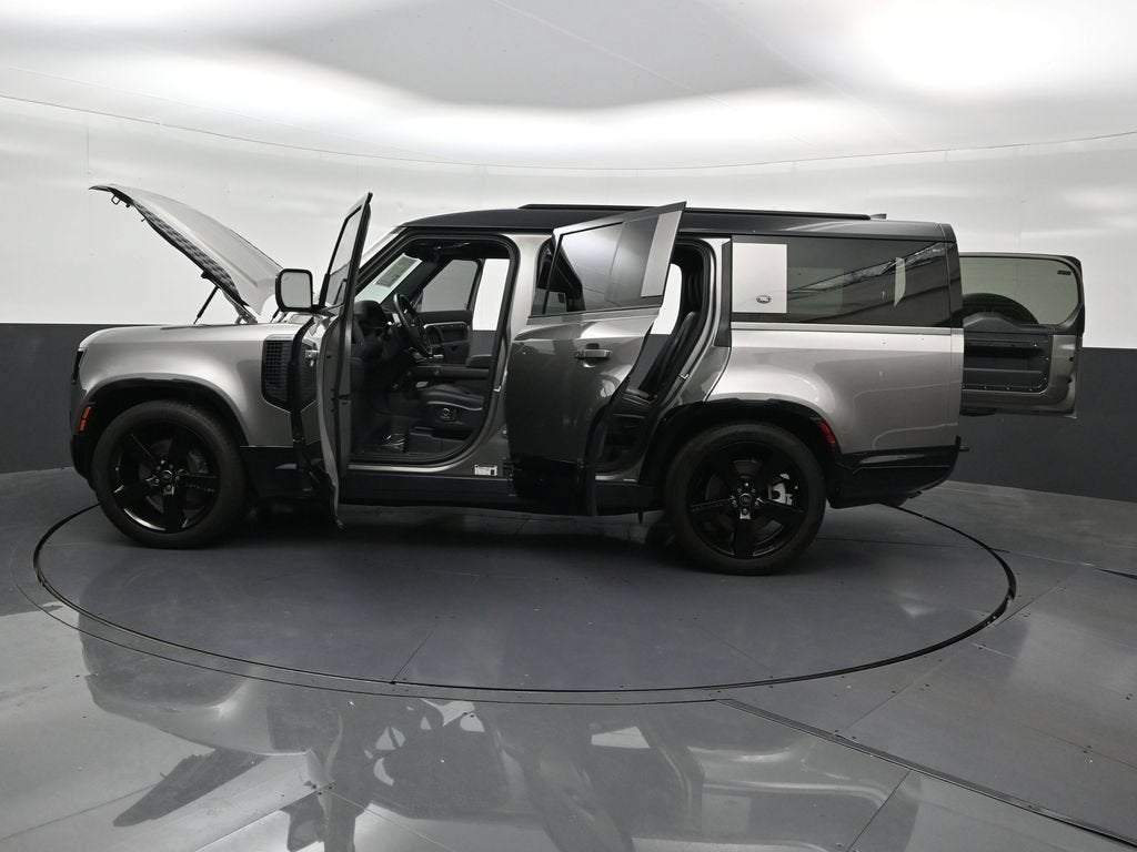 2024 Land Rover Defender 130 P400 X-Dynamic SE