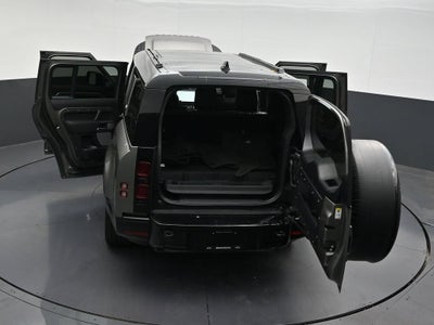 2024 Land Rover Defender 130 P400 X-Dynamic SE