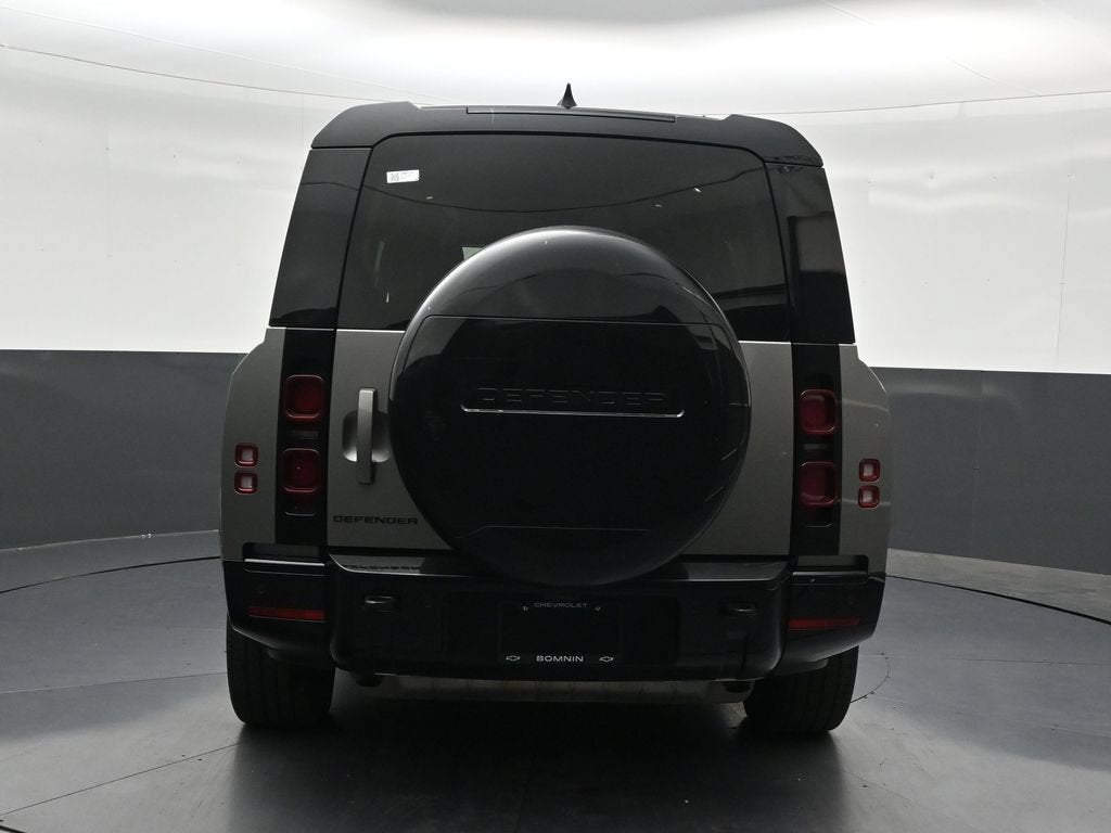 2024 Land Rover Defender 130 P400 X-Dynamic SE
