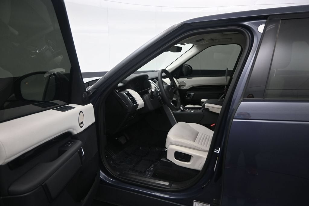 2024 Land Rover Discovery S