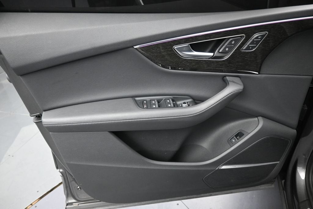 2023 Audi Q7 Premium Plus 55 TFSI quattro Tiptronic