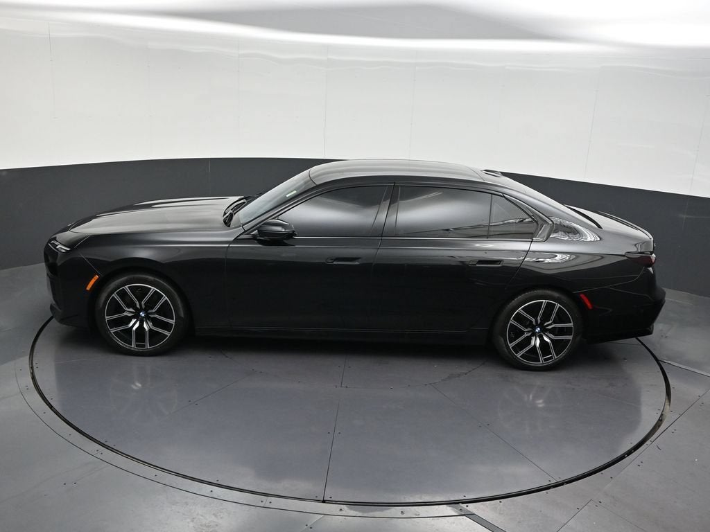 2025 BMW 7 Series 740i xDrive