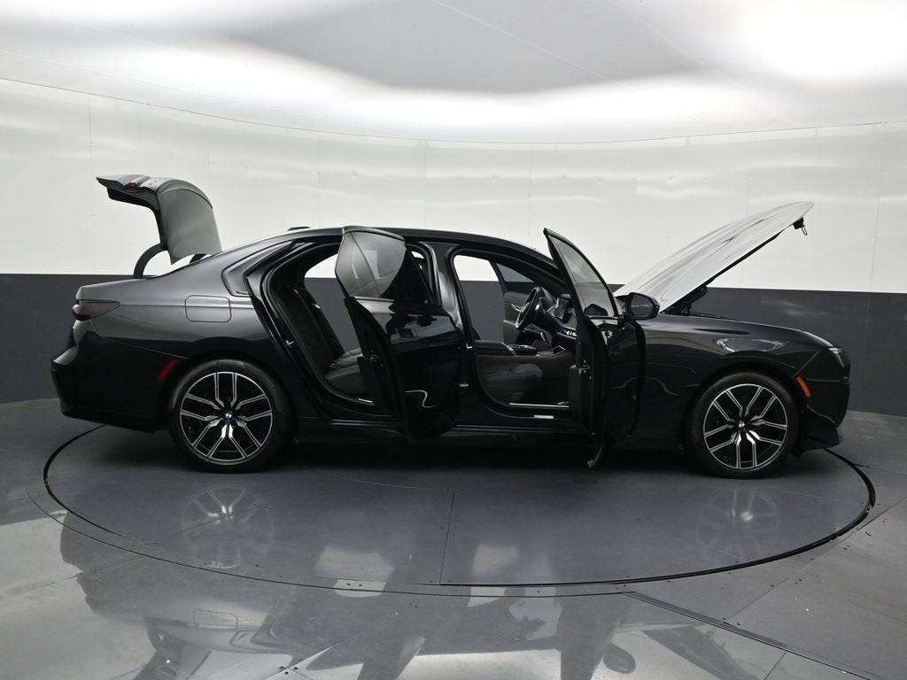 2025 BMW 7 Series 740i xDrive