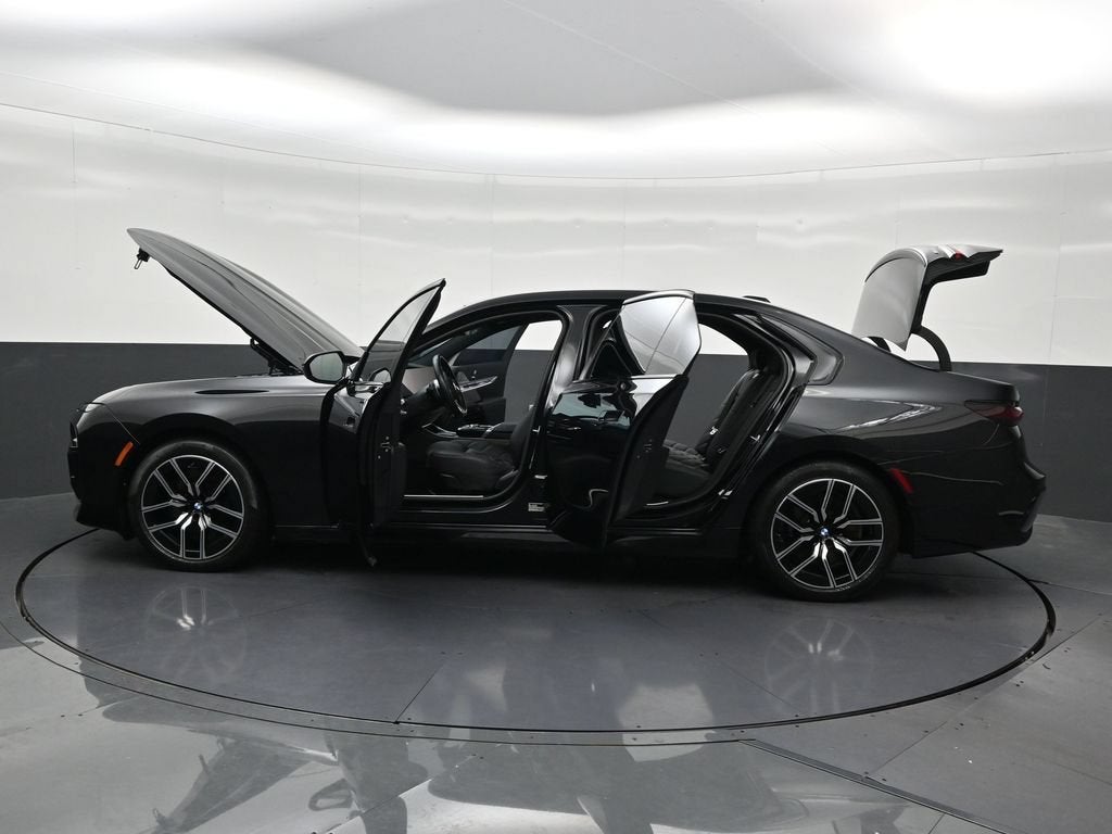 2025 BMW 7 Series 740i xDrive