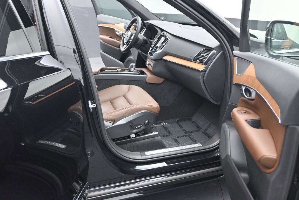 2024 Volvo XC90 Plus Bright Theme