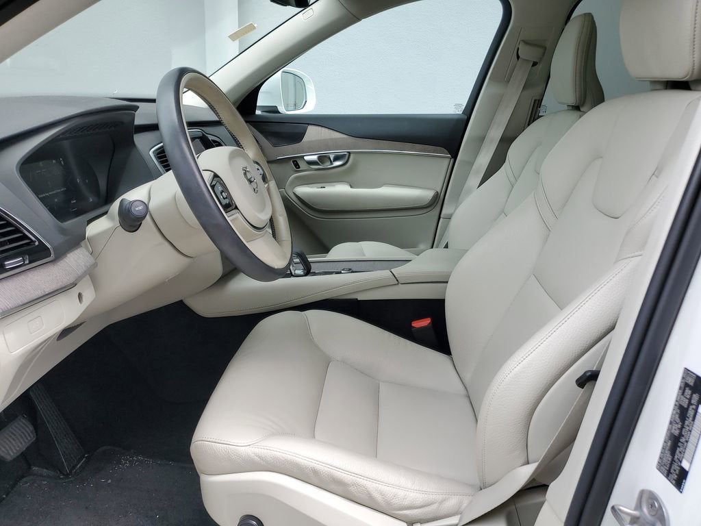 2024 Volvo XC90 Plus Bright Theme