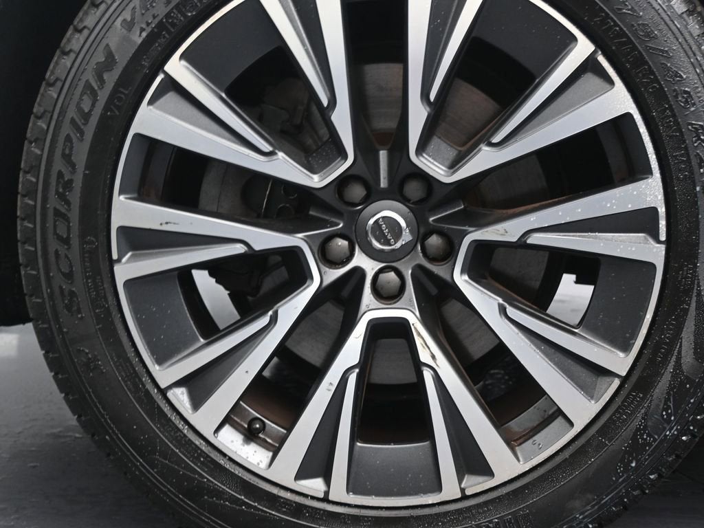 2020 Volvo XC90 Momentum