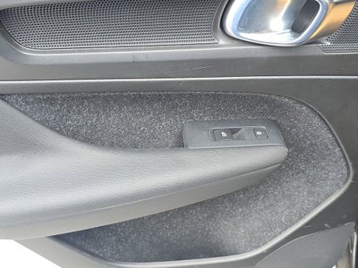 2019 Volvo XC40 Momentum