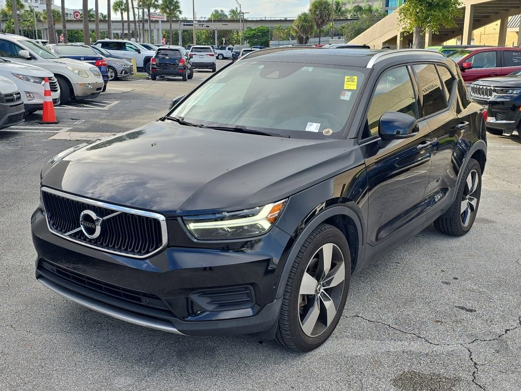 2019 Volvo XC40 Momentum