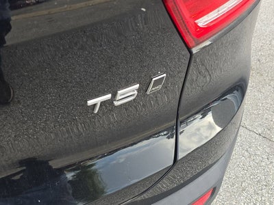 2019 Volvo XC40 Momentum