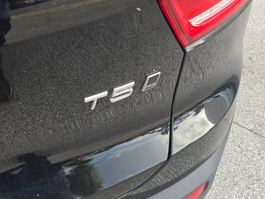 2019 Volvo XC40 Momentum