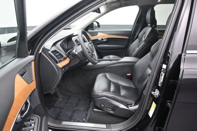 2021 Volvo XC90 T6 Momentum 6 Passenger