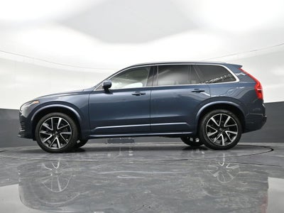 2022 Volvo XC90 Momentum