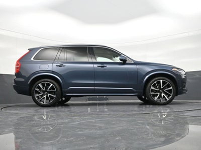 2022 Volvo XC90 Momentum