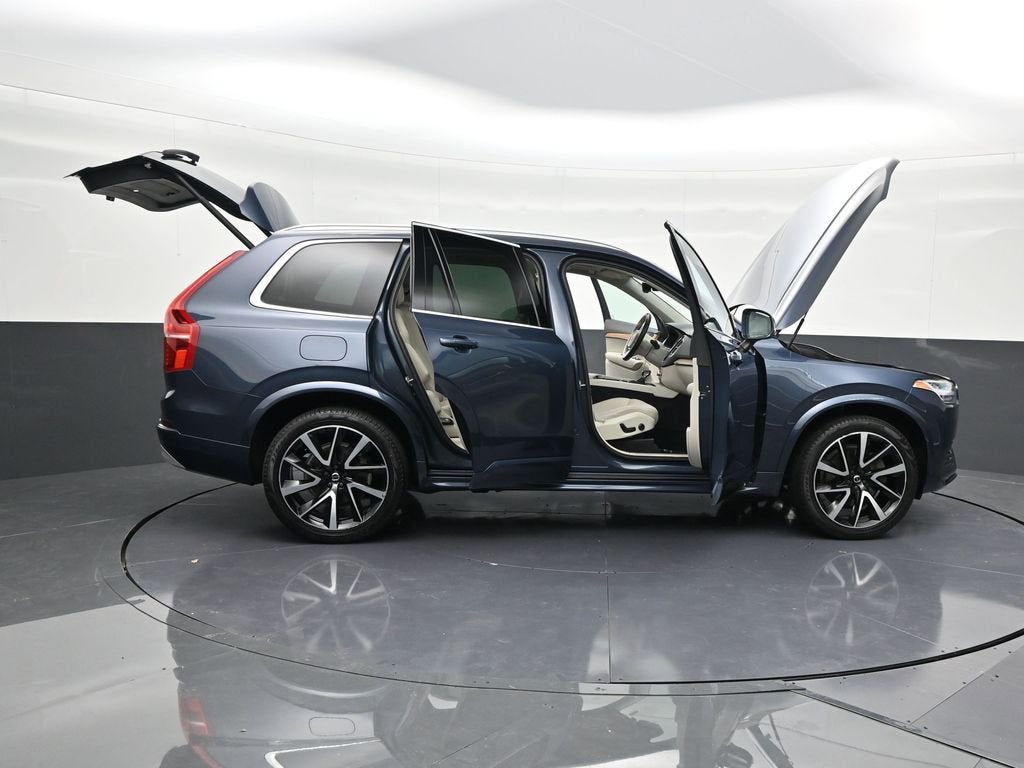 2022 Volvo XC90 Momentum