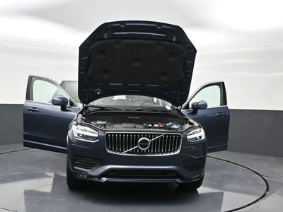 2022 Volvo XC90 Momentum