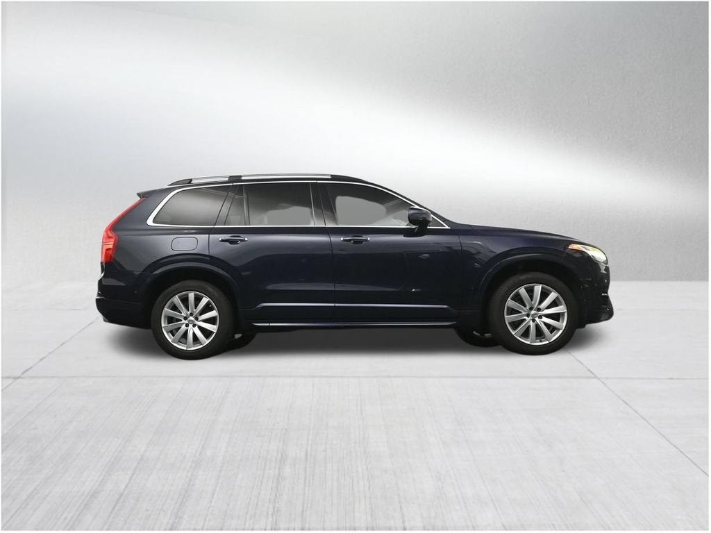 2017 Volvo XC90 T6 Momentum