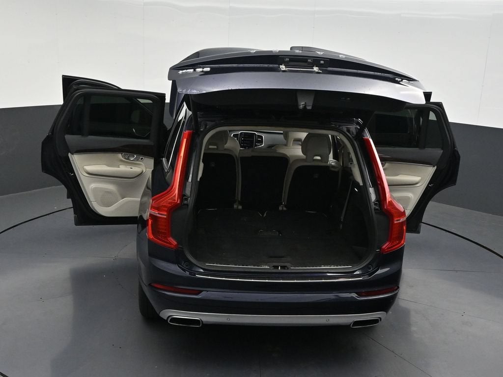 2017 Volvo XC90 T6 Momentum