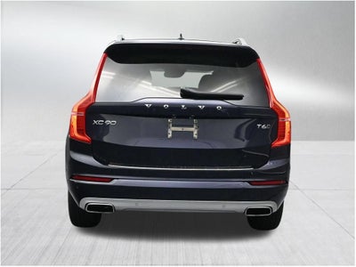 2017 Volvo XC90 T6 Momentum